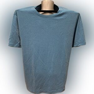 Tommy Bahama blue crew shirt like new XL